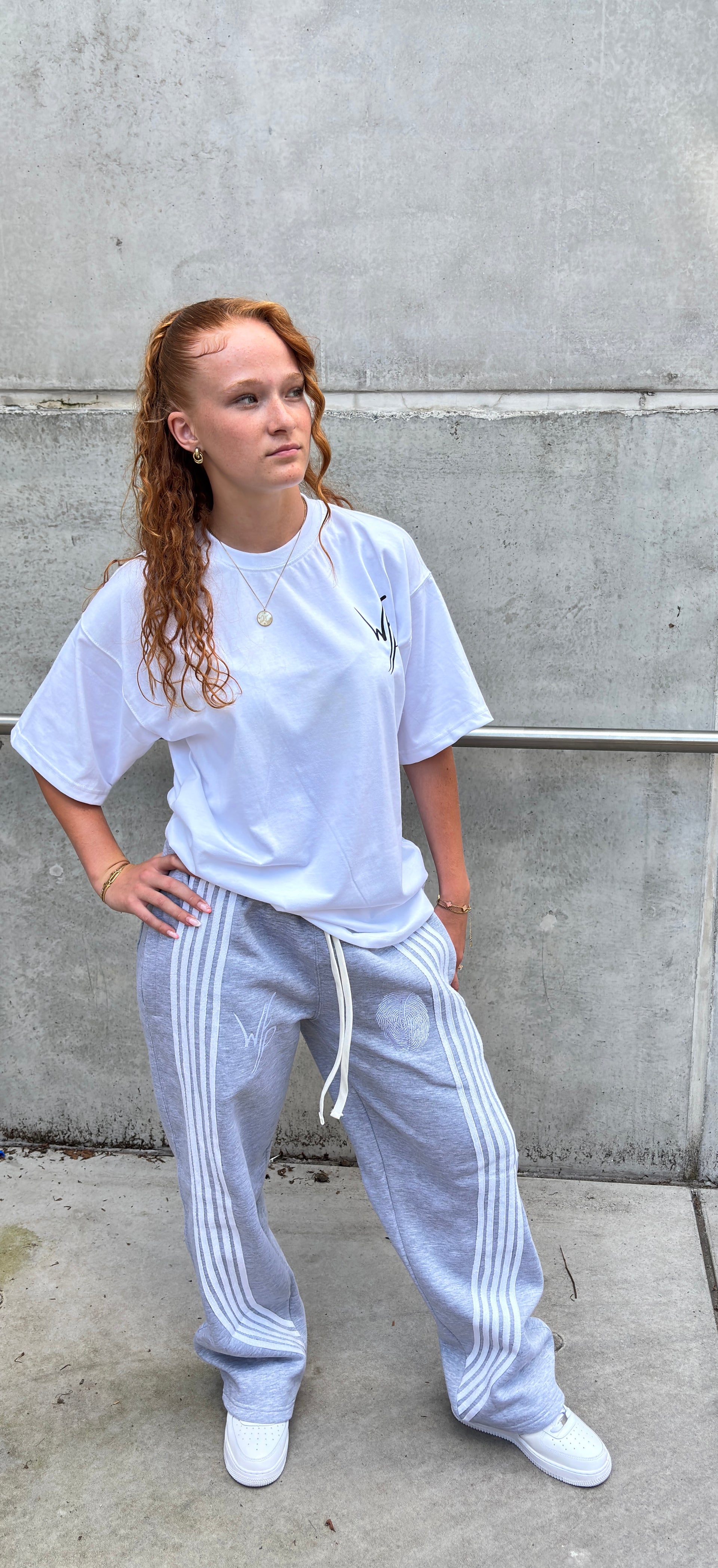 CURVED STRIPED WIDELEG SWEATPANT (GREY)